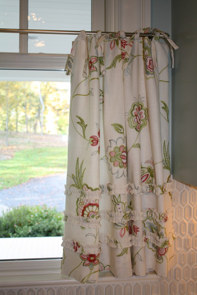 Cafe Curtain With Ties and Ruffle Detail
